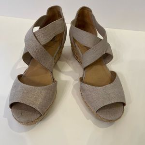 White Mountain linen sandals.